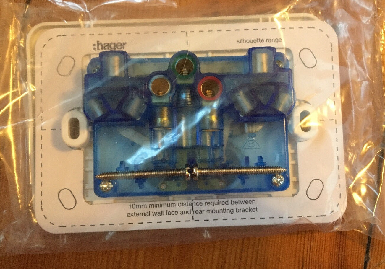 Hager SILHOUETTE TWIN SWITCHED POWERPOINT SOCKET GPO 10A 250V, Horizontal WHITE