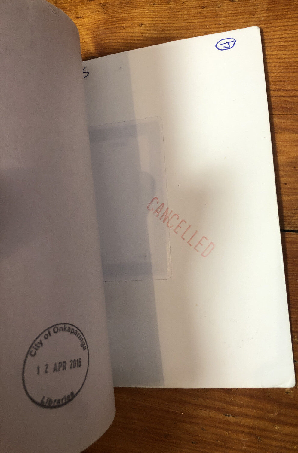 Discovering Dr Riley Annie Claydon Mills Boon In ok Condition