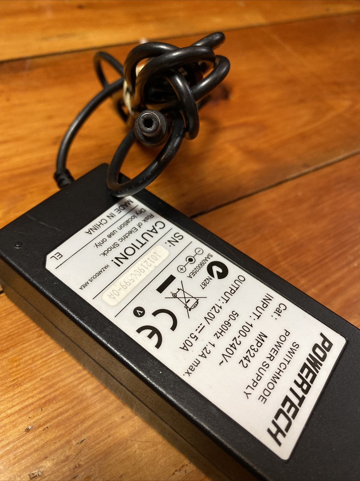 321 Digitech 12VDC 5A Desktop Power Supply, Fixed 2.5mm Plug MP3242