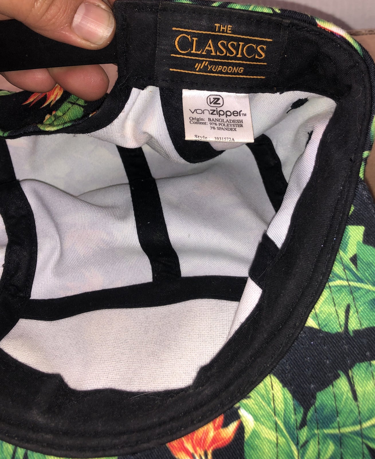 M701 The Classic Yupoong Snapback Cap / Hat In Good Condition Adjustable Sizing