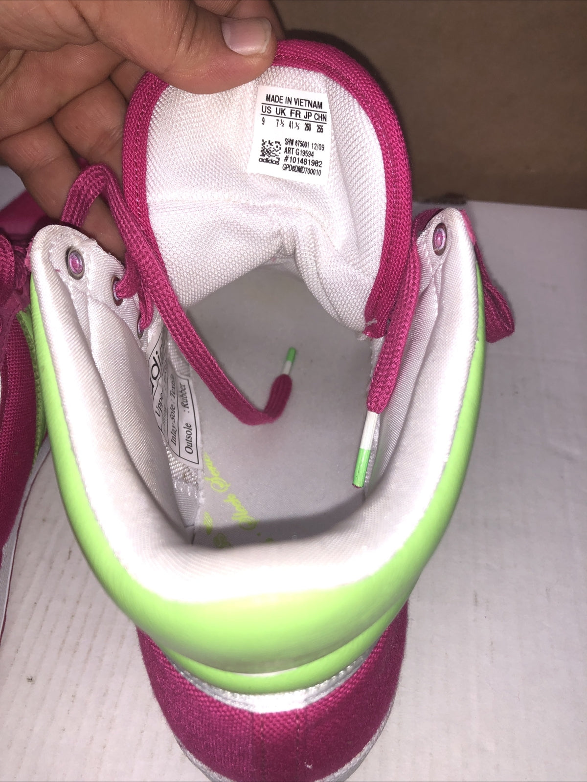 M779 Adidas Sleek Series Ladies Retro sneakers shoes Pink & Green US 9 UK 7 1/2