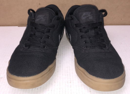 M737 Nike SB Kid's Sneakers shoes Black US 5y UK 4.5 Great Condition