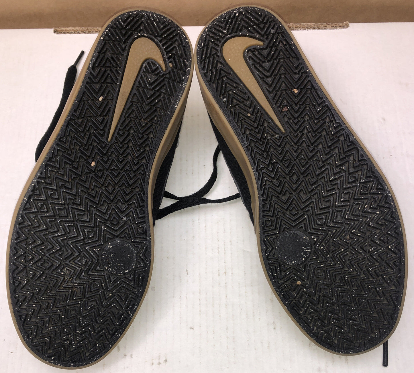 M737 Nike SB Kid's Sneakers shoes Black US 5y UK 4.5 Great Condition