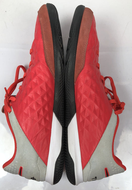 F299 Men's NIKE Tiempo Red Size 10.5 US Shoes In Good Condition