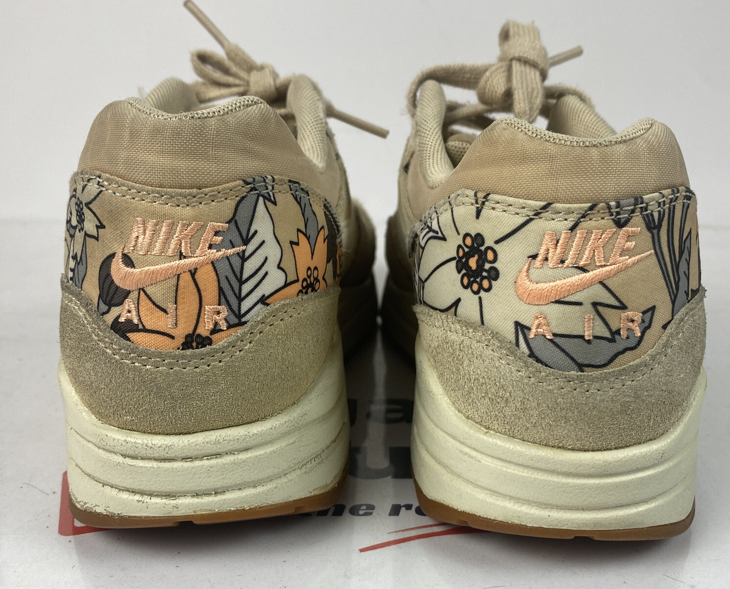 F416 Nike Air Laddies Shoes US 8 UK 5.5 In Good Condition