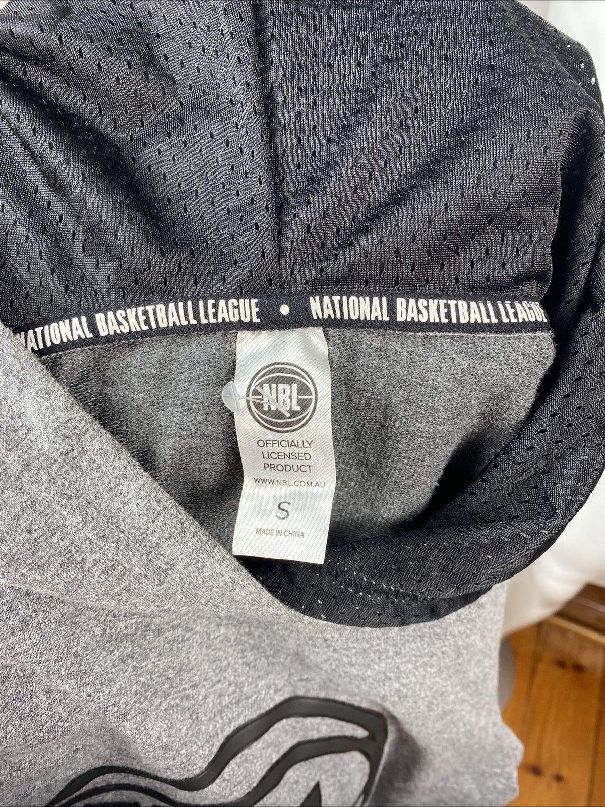 NBL National Basketball League Hoody Short Jumper Size Small In VGC F422