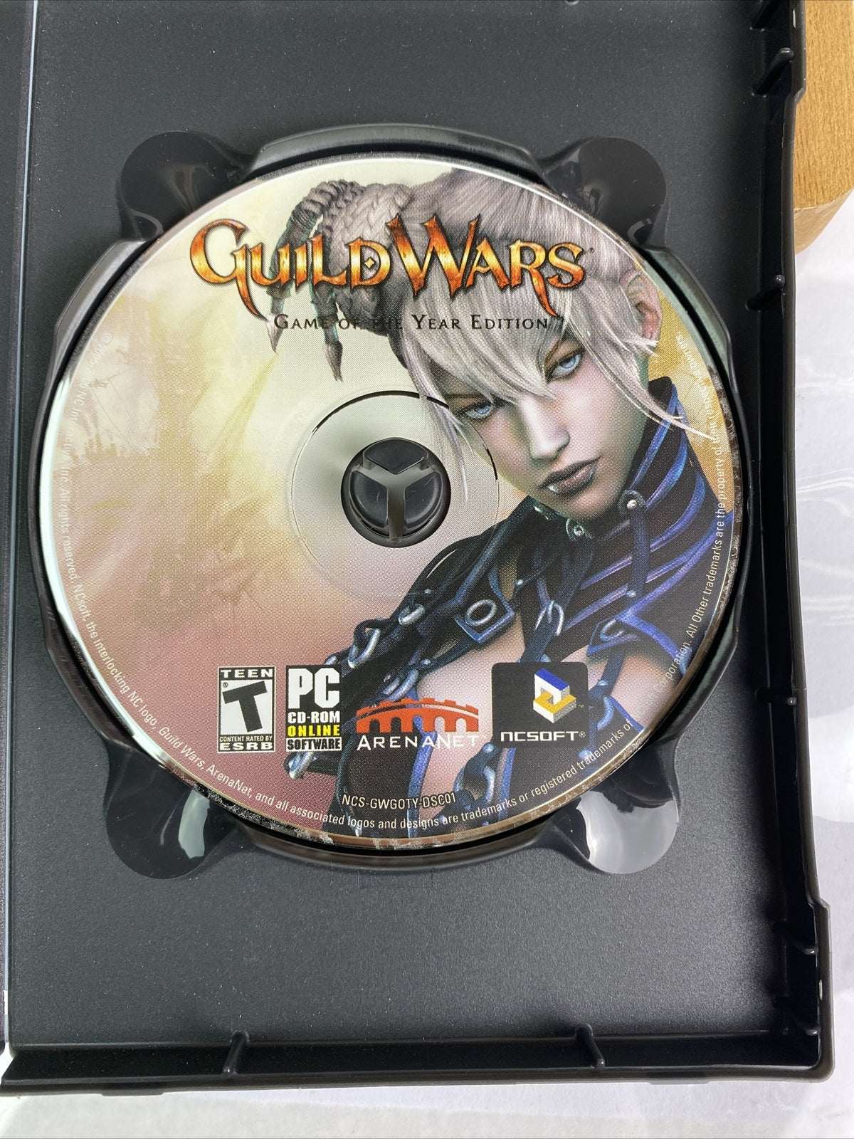 Guild Wars PC Game In Good Condition 002
