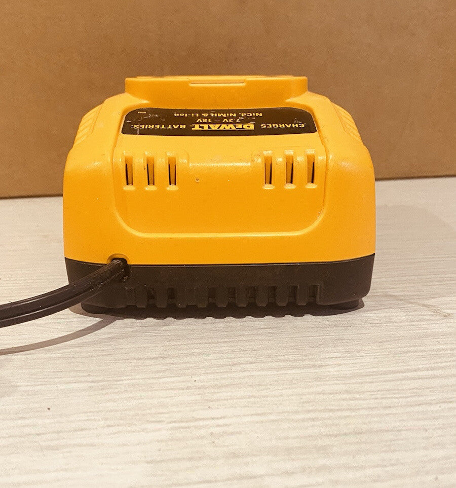 Dewalt Charger 7.2v-18v DC9310 110V AC American Plug In Good Condition 3475
