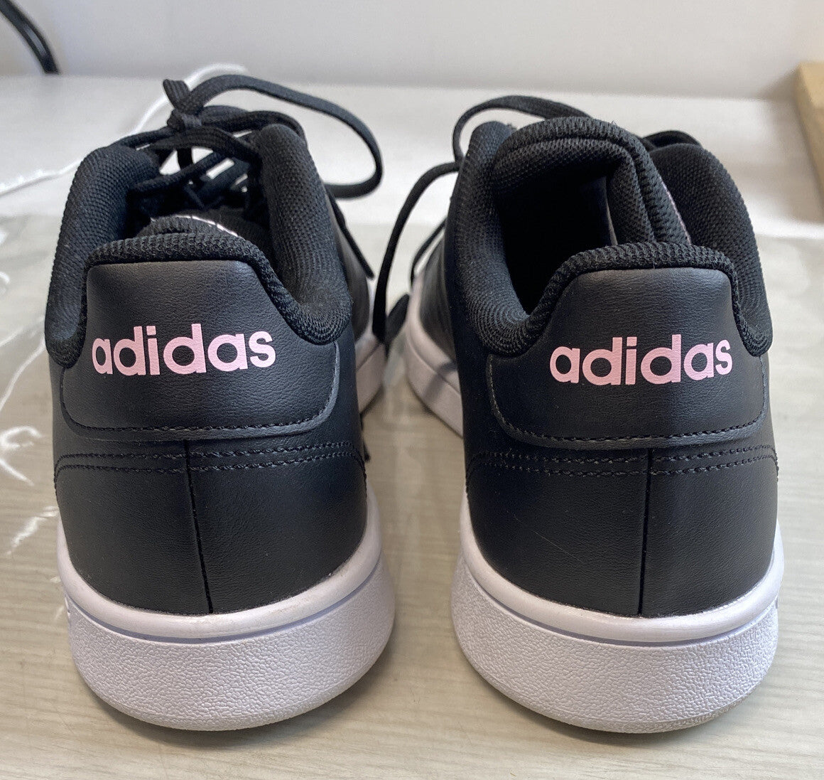 Adidas Unisex Casual Black Shoes Sneakers US 10 1/2 UK 9 In Good Condition 3462
