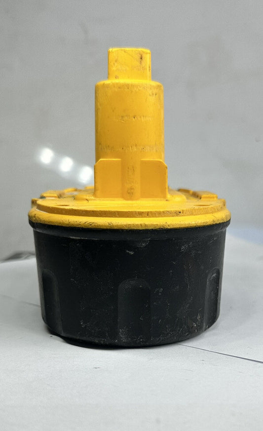 Dewalt 18V Nickel-Cadmium (NiCd) Battery DC9096 PARTS ONLY 5135