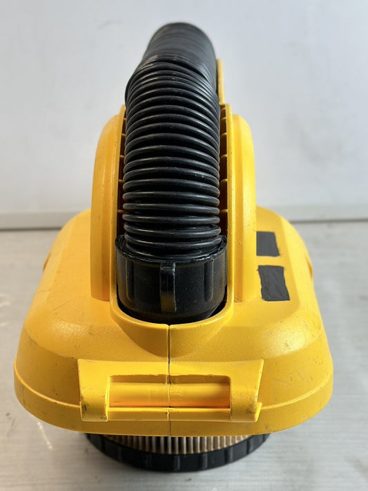 DEWALT 18v DC515 Wet / Dry Vacuum SOLD AS PARTS ONLY In Good Condition 4934