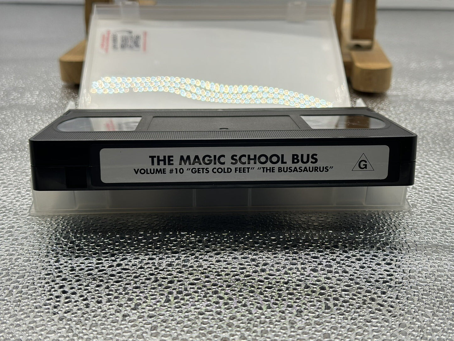 The Magic School Bus - Gets Cold Feet / The Busasaurus - VHS Video Tape - 5391