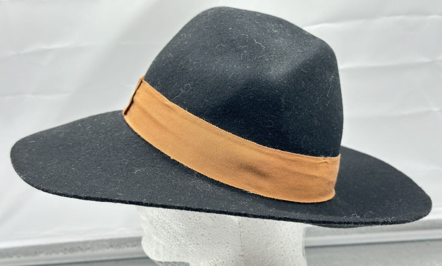 MIMCO Black One Size fit most 100% Wool Brim Metal Logo Fedora Hat In Good Codn