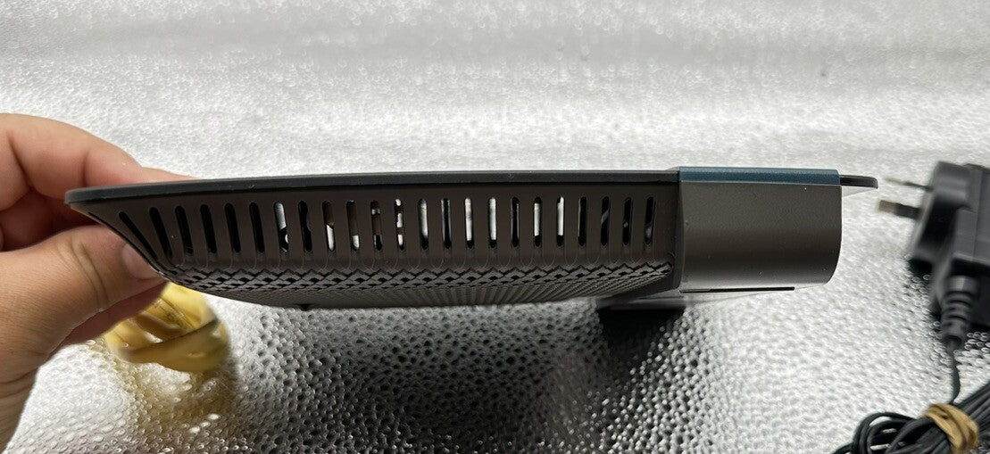 Linksys EA2700 Dual Band N600 Router WiFi Homebase 300Mbps Cisco In GC 5845