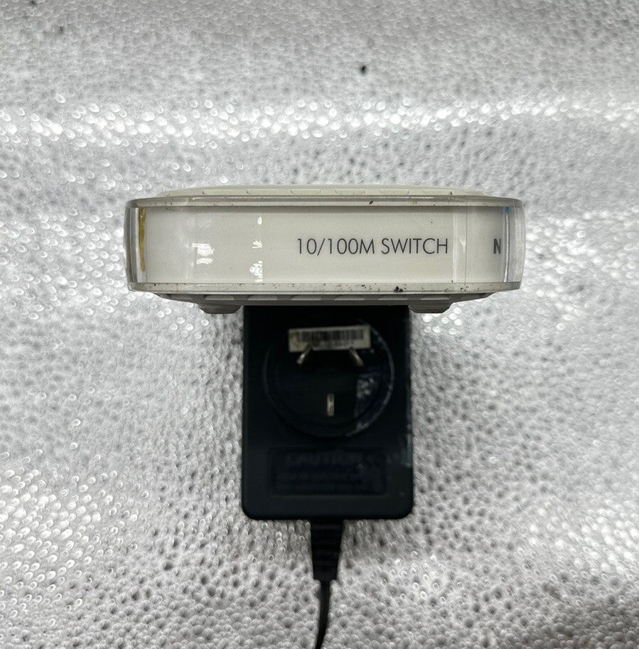 Netgear Router Model FS605 v3 - In Good Condition 4924