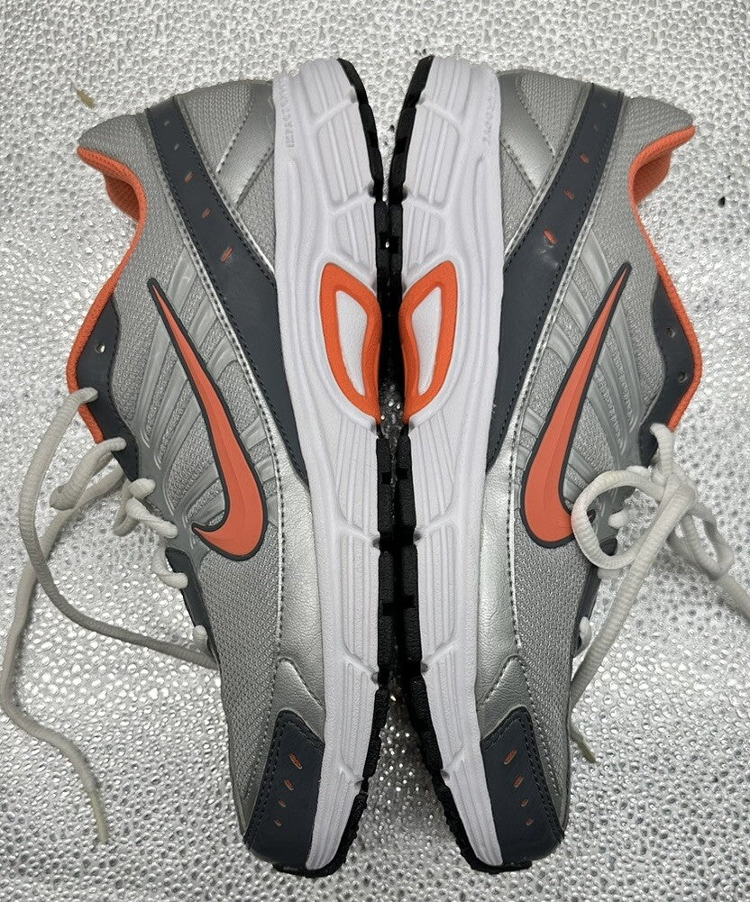 Nike Dart 8 Shoes US 9 UK 6.5 In Near New Condition 5768