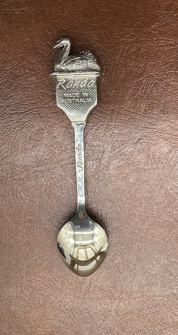 Souvenir Spoon Swan Hill Victoria , silver plated, Collectors In OK Cond