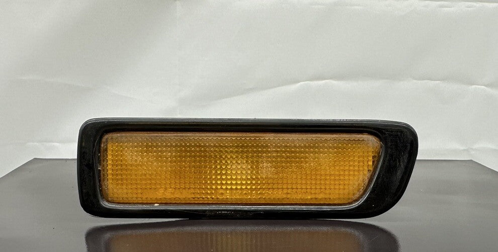 Nissan Skyline R33 Guard Indicator RHS Plastic In OK Condition 5927