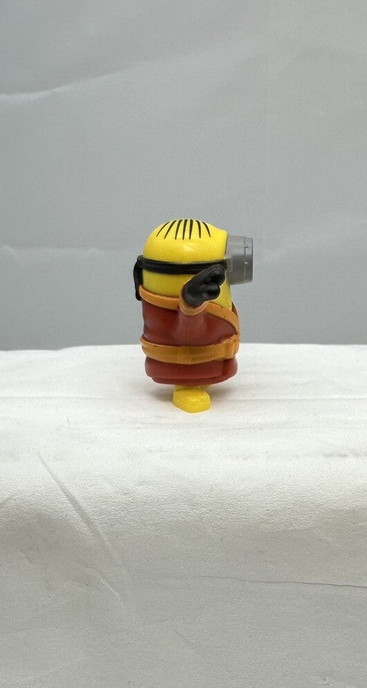 McDonald's 2019 - Minion Despicable Me Happy Meal Toy Action Figure Figurine
