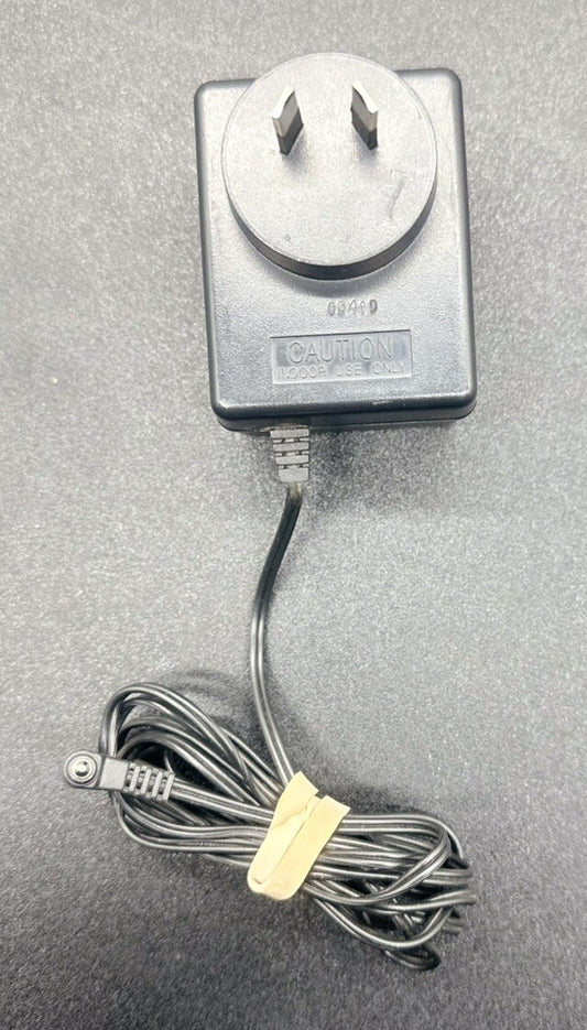 LF Power Supply Adapter LF06600D-415: 6V / 600mA In Good Condition