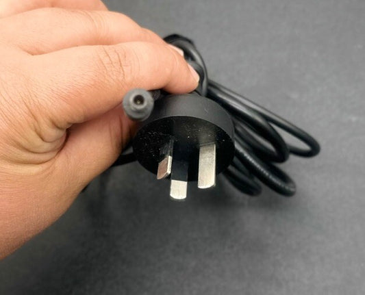 Genuine Dell AC Adapter Model LA65NS2-01 Output 19.5V-3.34A In Good Cond 5503