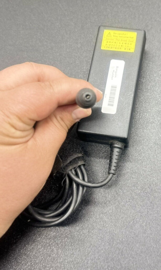 Toshiba AC Adaptor - Model: PA3714E-1AC3 - 19V - 65W -Black In GC 5505/6609