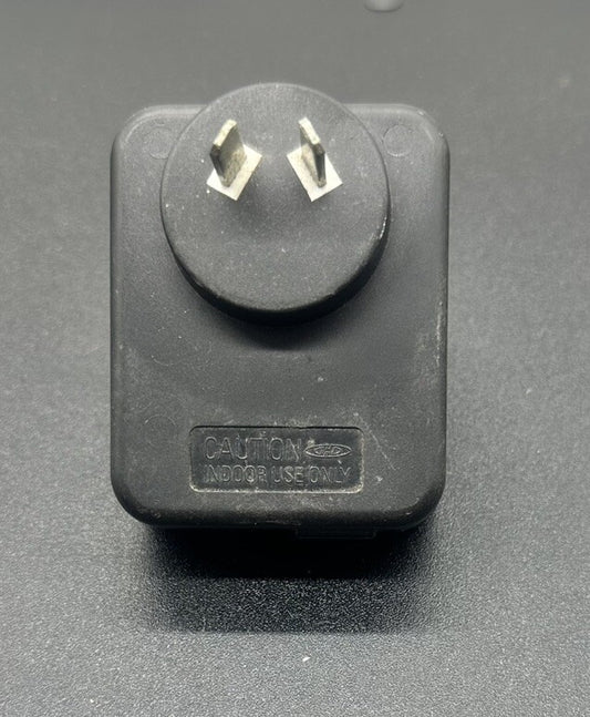 TuMi AC ADAPTOR Model APS542216 OUTPUT 24v 688mA In Good Condition 4912