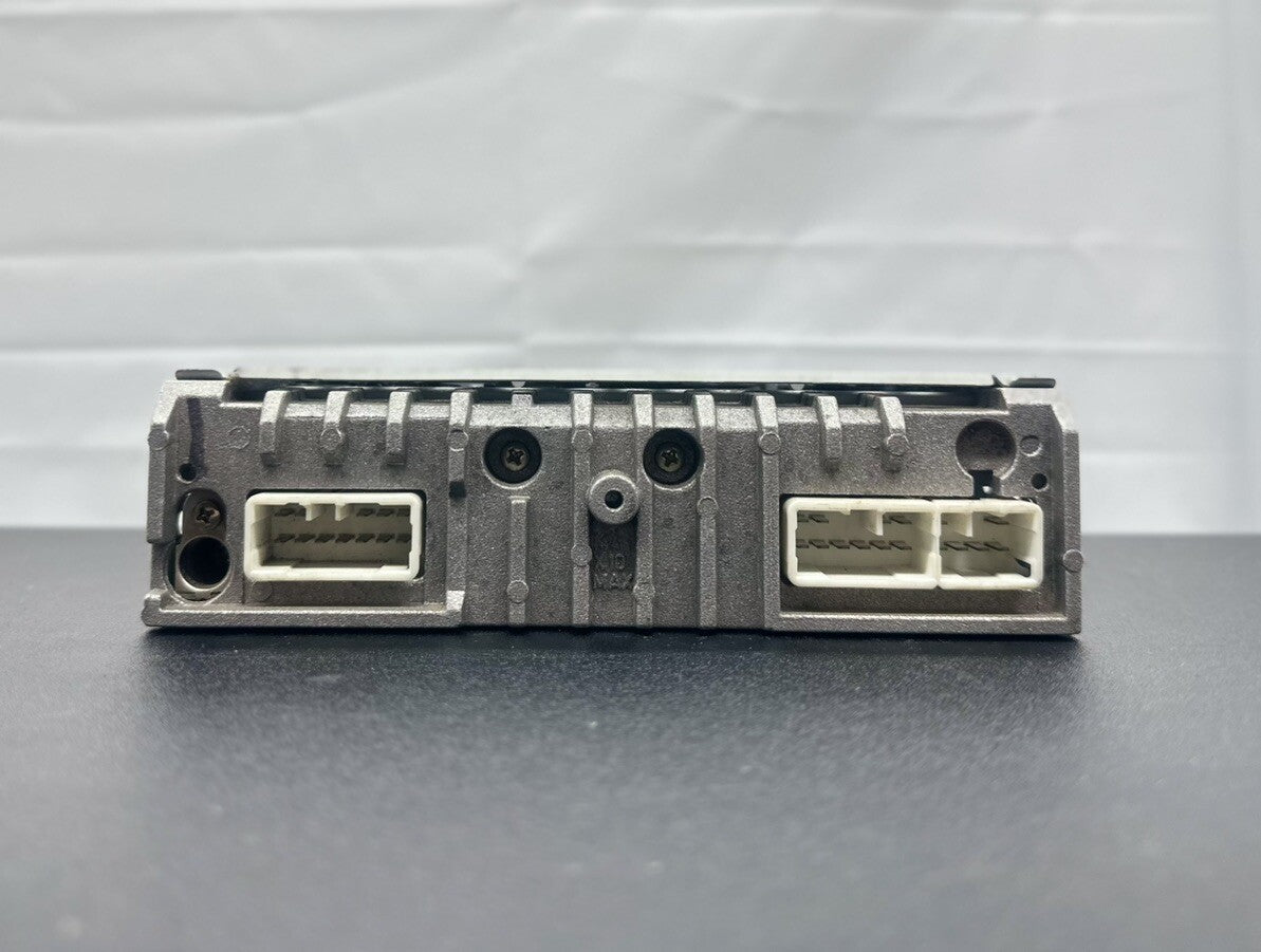 Stereo/head Unit For 1997-2005 Toyota Hilux, P/N 08600-00913 Radio Cassette 8246