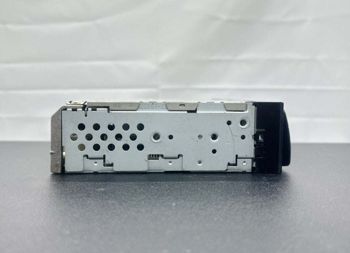 Stereo/head Unit For 1997-2005 Toyota Hilux, P/N 08600-00913 Radio Cassette 8246