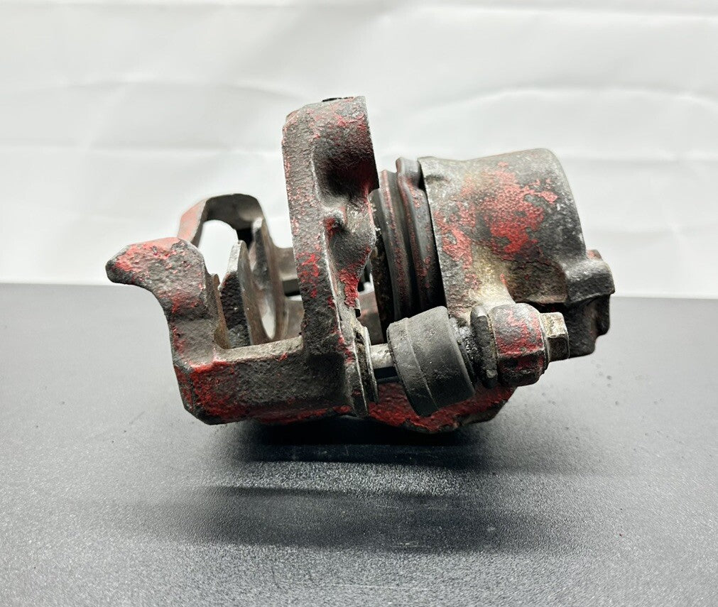 87-89 Nissan 300ZX Right Front Brake Caliper Z31 SUIT REBUILD SOLD UNTESTED 8211