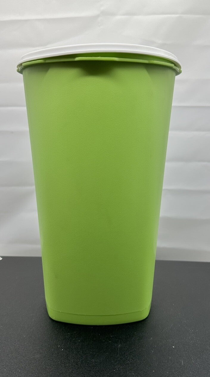 Vintage Tupperware LIME GREEN Containers Starburst Press 26.5 cm by 15.5 cm 8586