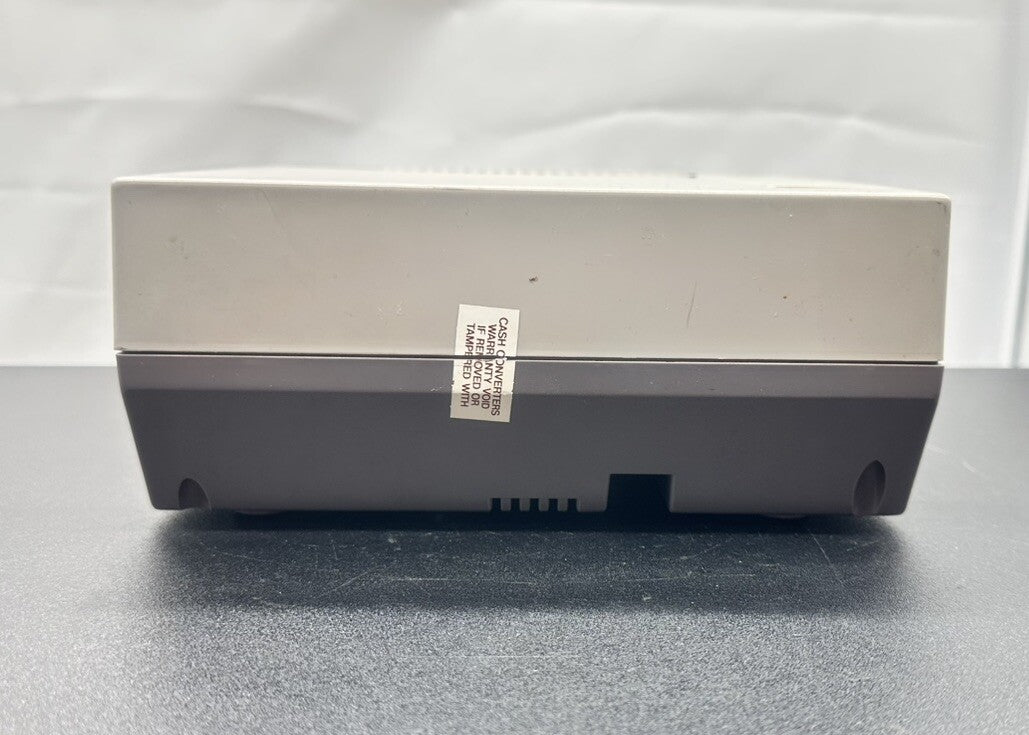 NES NINTENDO CONSOLE NESE-001(AUS) In OK Condition Yellowing 3359