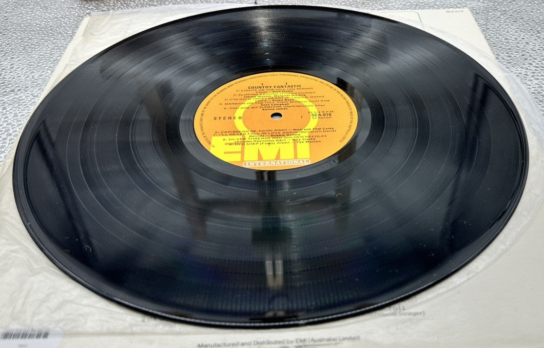 Country Fantastic Record In Good Condition 6957