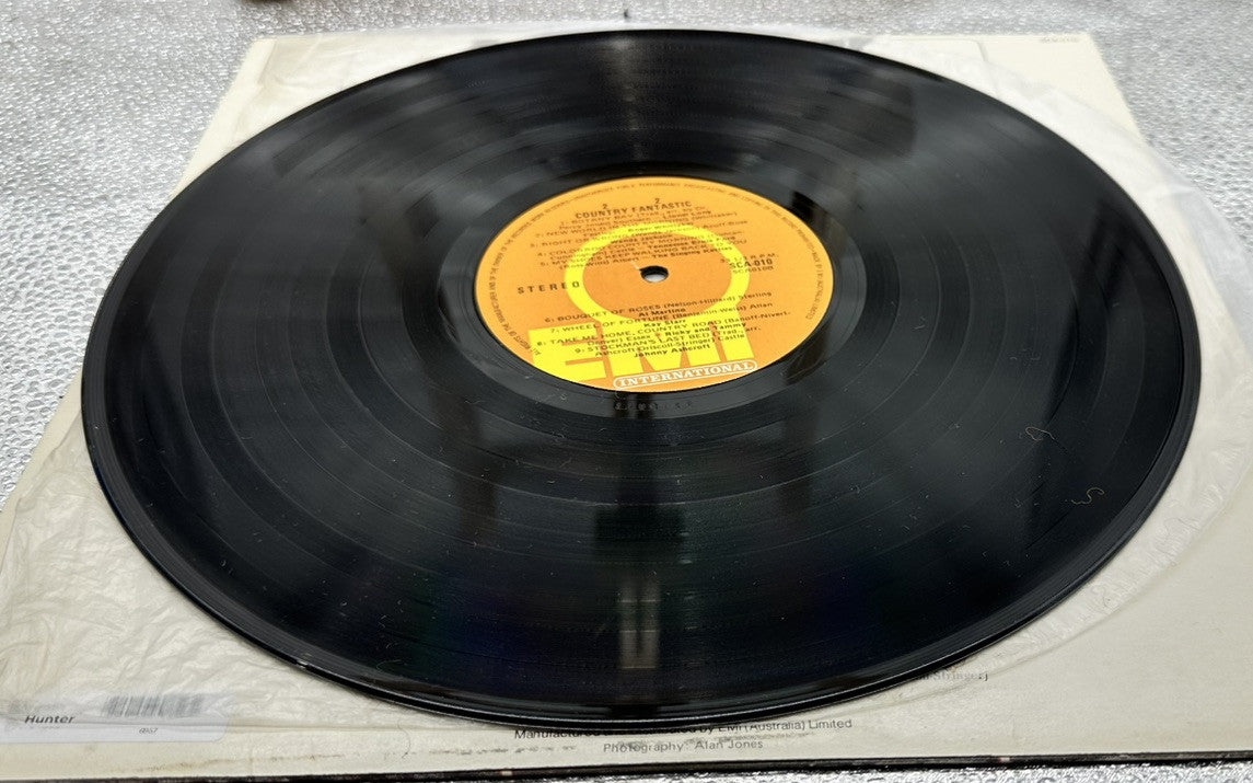 Country Fantastic Record In Good Condition 6957