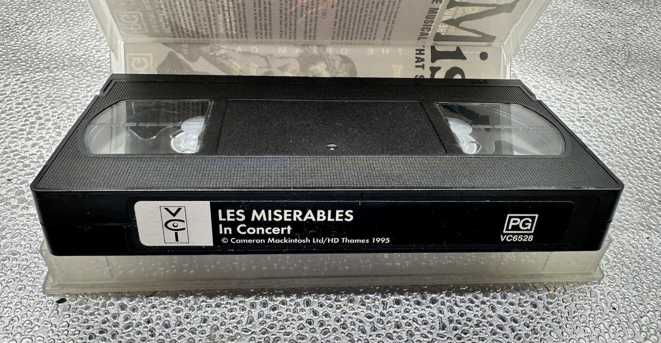 Les Misérables In Concert VHS Tape In Good Condition 8922