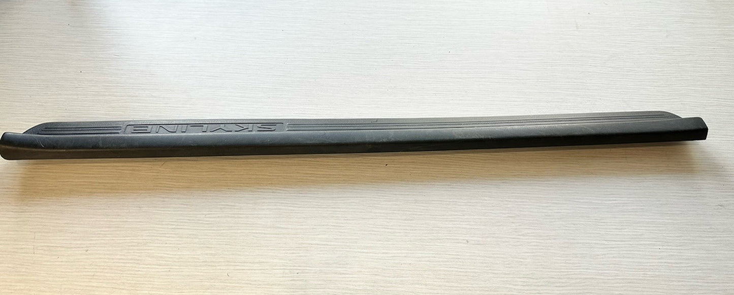 NISSAN SKYLINE R33 GTST 2door kicking scuff plate trim Passenger L/H 76951 22U00