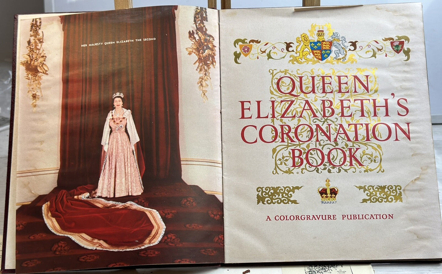 Queen Elizabeth's Coronation Book - Novel In OK Condition