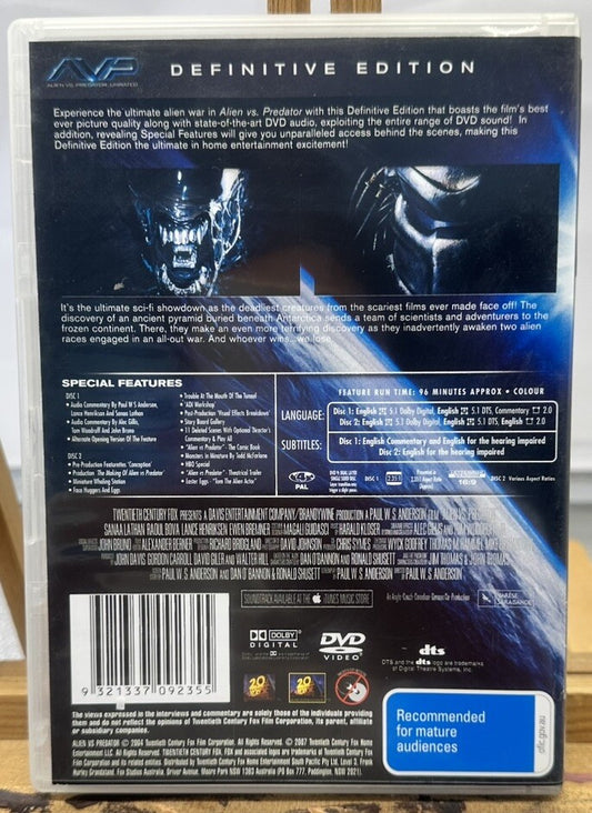 AVP Alien Vs. Predator DVD Two Disc In Good Condition 934