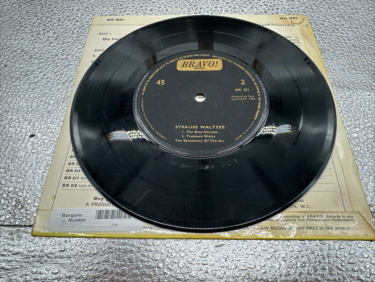 Strauss Waltzes 7” Record In Good Condition 7742