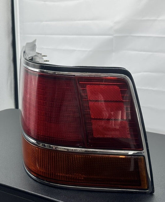 Toyota Soarer Right Tail Light Z20 1986-1991 In Good Condition 6048