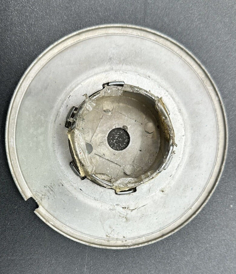 LIZEA Center Cap Wheel Cap Cover One Missing Back Plate Good For Display 8189