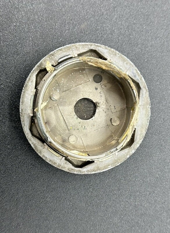 LIZEA Center Cap Wheel Cap Cover One Missing Back Plate Good For Display 8189