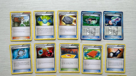 20 X Pokemon Trainer Cards Collection Random Years & Series 6388