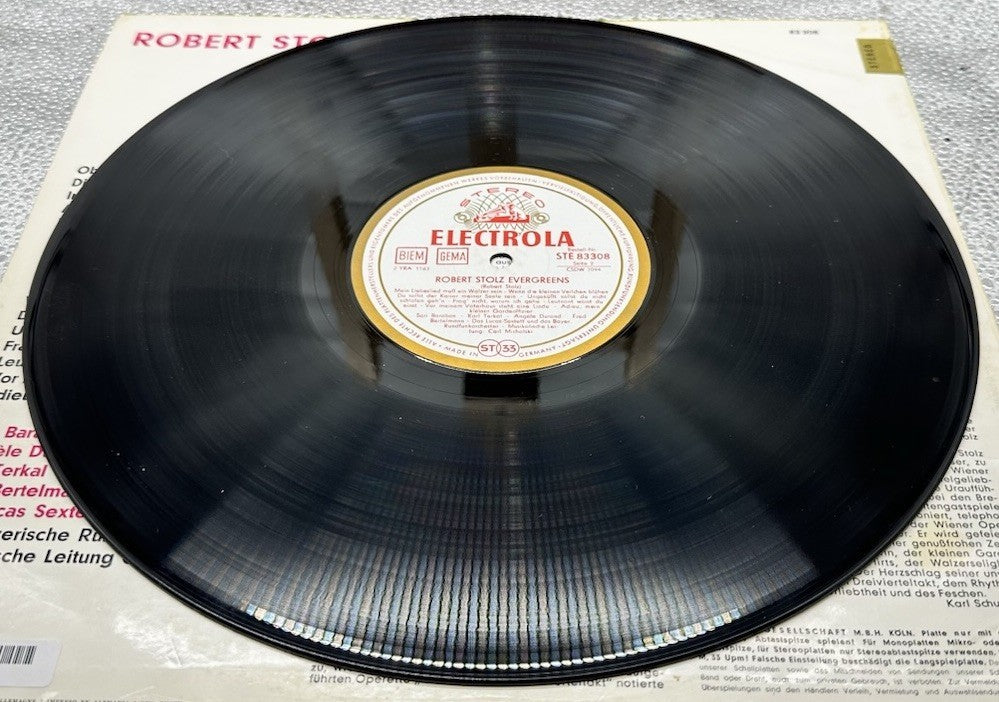 Robert Stolz - Evergreens Record In Good Condition 6739