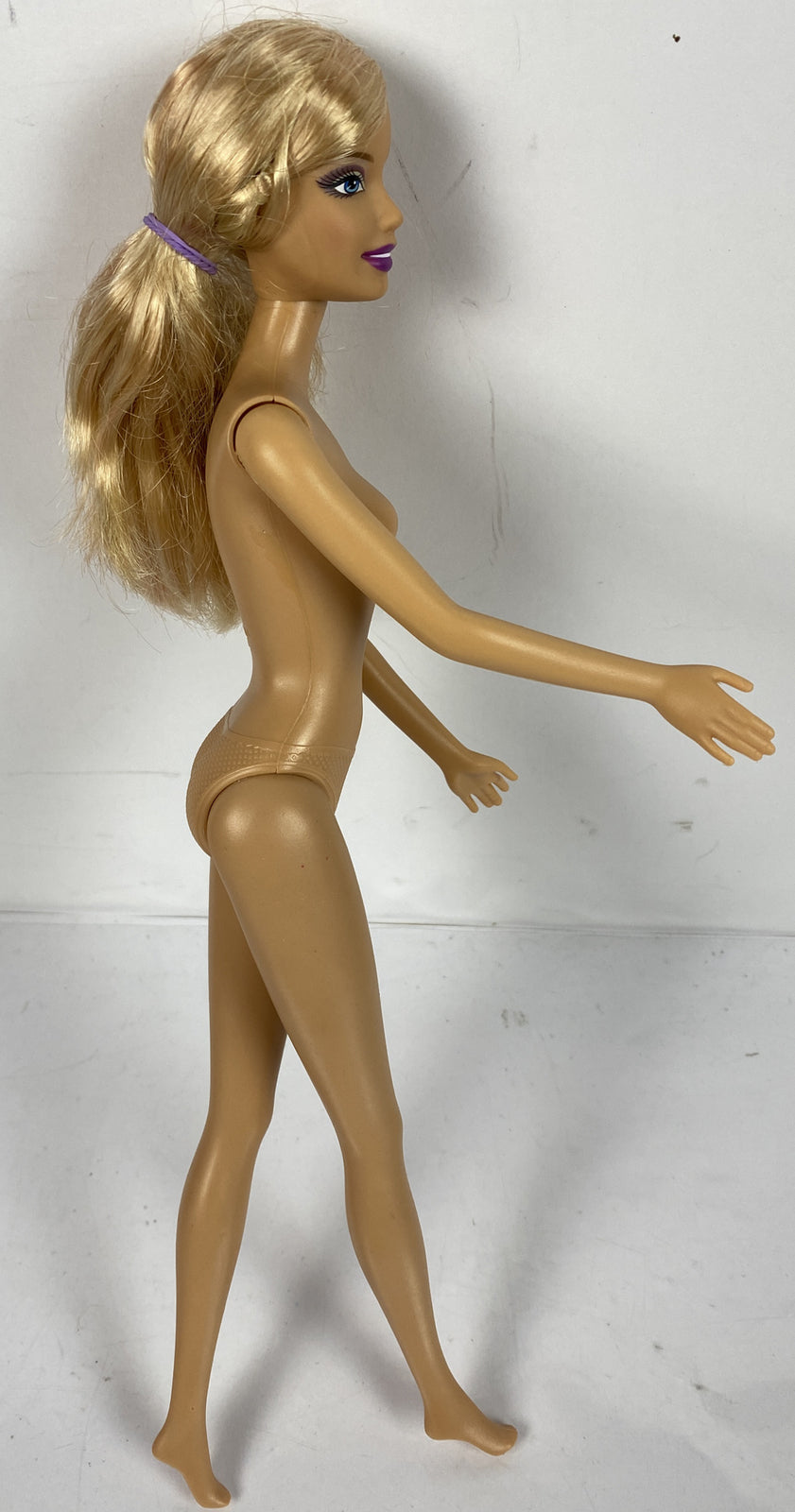 M939/7 Barbie Mattel 2005 Moveable 30cm Figure In Good Condition