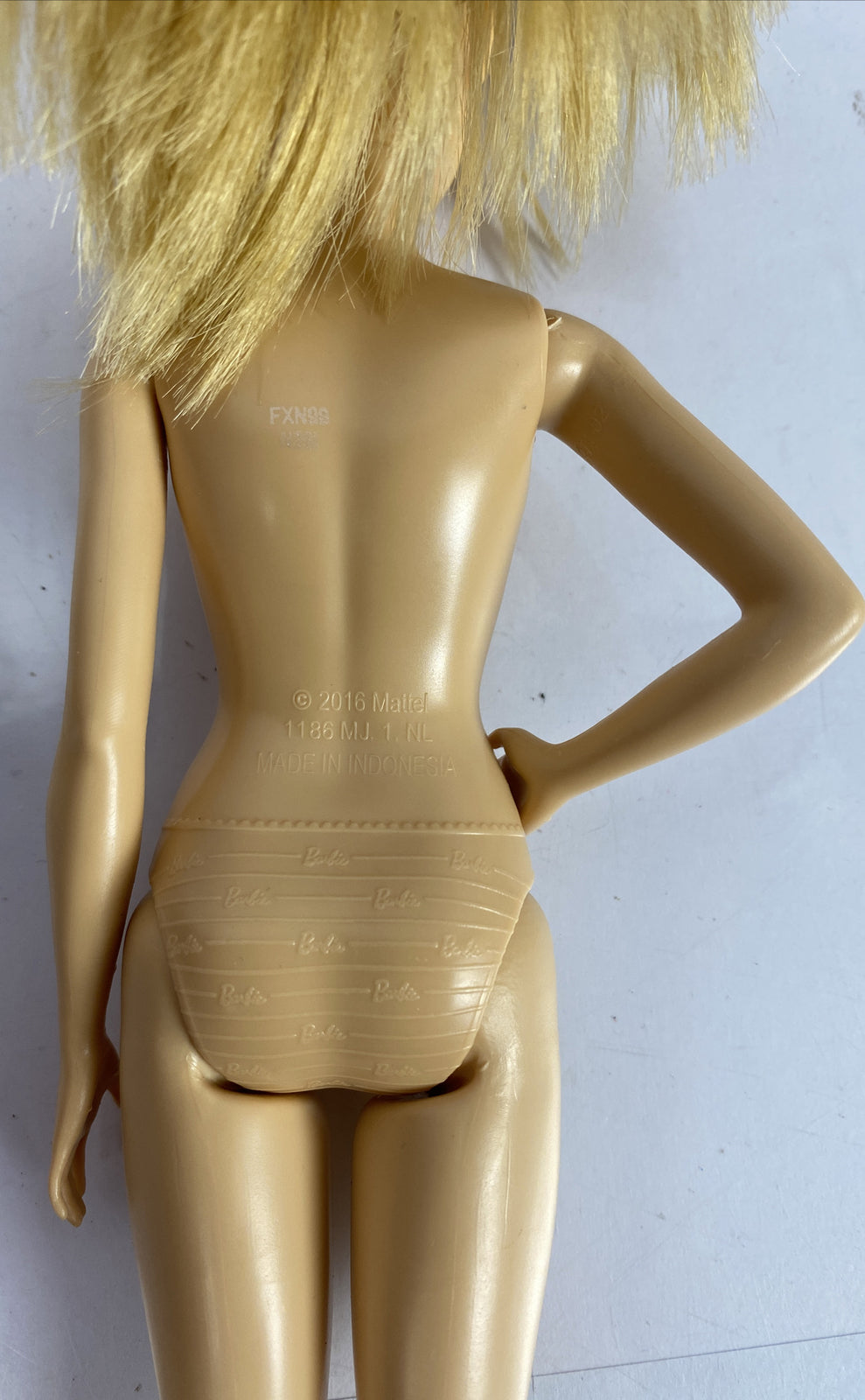 M939/2 Barbie Mattel 2016 Moveable 30cm Figure In Good Condition