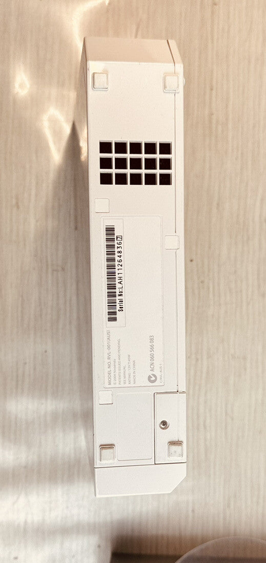 Nintendo Wii and Wii Remote Console - White In Good Condition 2028