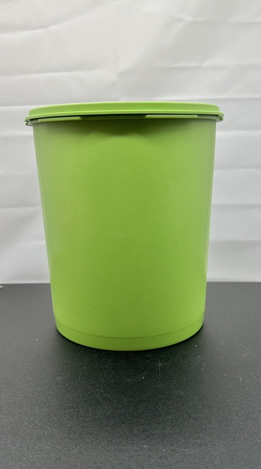 Vintage Tupperware LIME GREEN Containers Starburst Press 19.5 cm by 15 cm 8588