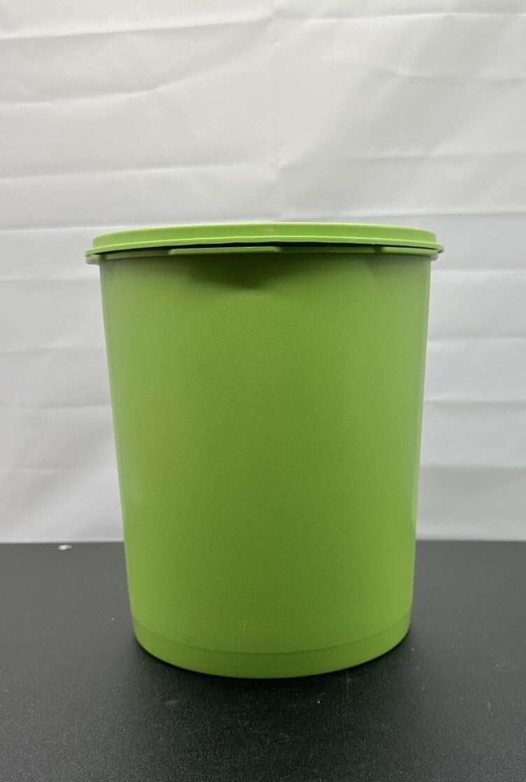 Vintage Tupperware LIME GREEN Containers Starburst Press 19.5 cm by 15 cm 8588