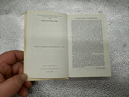 The Observer's Book Of Aircraft 1982 by Green William - Book - Hard Cover 8852